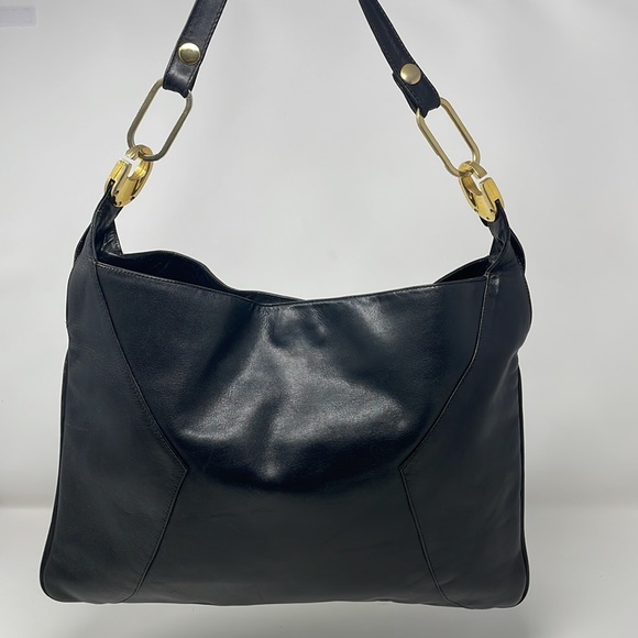 Elegant Black Leather Shoulder Bag - Picture 2 of 16
